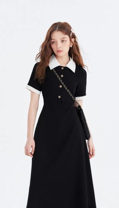 量産型/参戦服/推し活 シックでクールなブラックワンピース♡丸ボタンと差し色の白が彩る!ワンピース