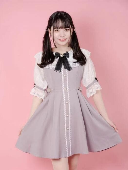 量産型/参戦服/推し活 レースのかわいさにメロメロ!ムスクテールカラーのワンピースが女子のハートをつかむ♡