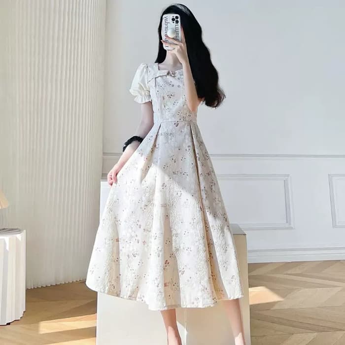 量産型/参戦服/推し活 細見え引き立てるアプリコットワンピース。スクエアカラーが気品を演出♡