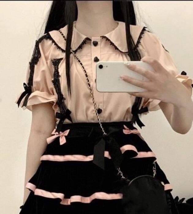 量産型/参戦服/推し活 デザイン性のあるレースが可愛いブラウス