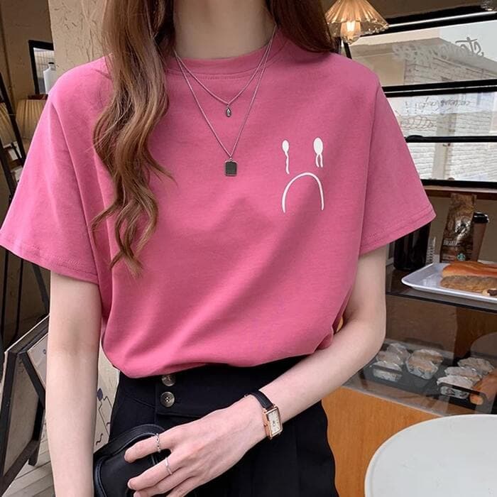 量産型/参戦服/推し活
韓国っぽい泣き顔マークが
キュートなシンプルTシャツ