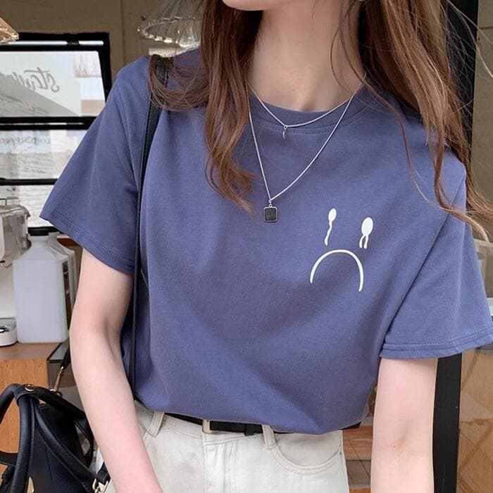 量産型/参戦服/推し活
韓国っぽい泣き顔マークが
キュートなシンプルTシャツ