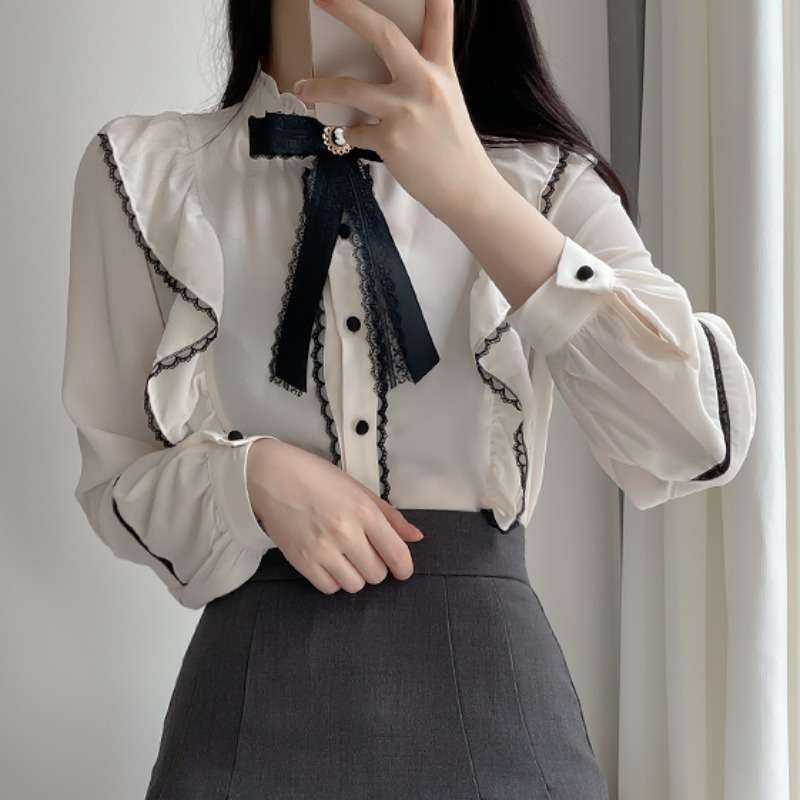 量産型/参戦服/推し活 エレガントなレースリボンブラウス