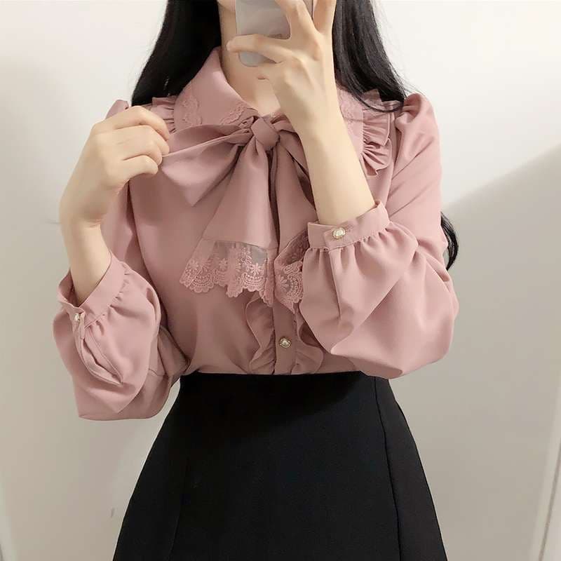 量産型/参戦服/推し活 クラシカルレース襟リボンブラウス