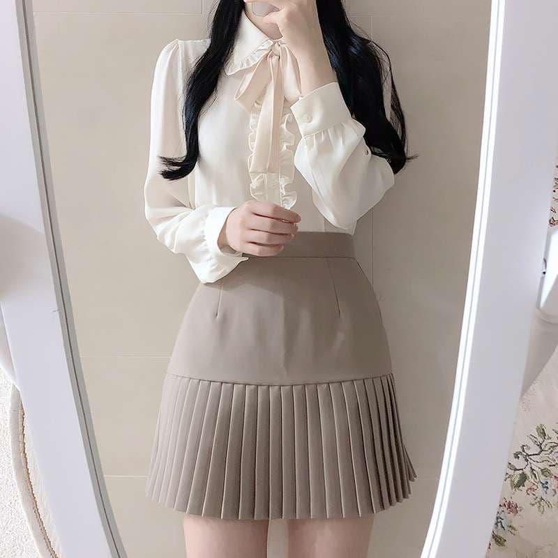 量産型/参戦服/推し活 エレガントフリルタイブラウス