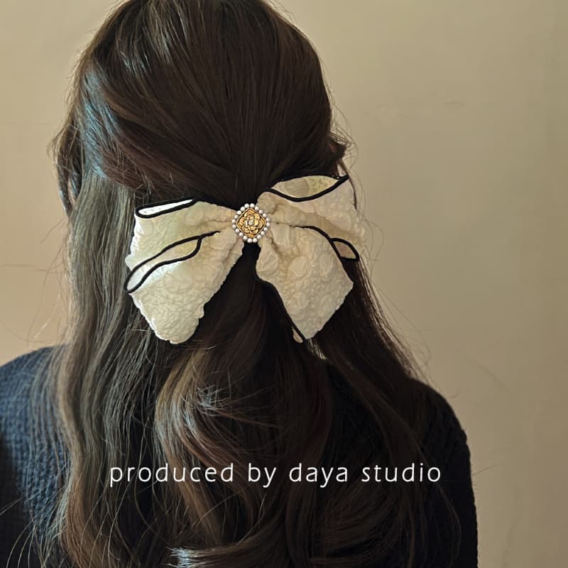 量産型/参戦服/推し活 お姫様風ヘアクリップ リボン