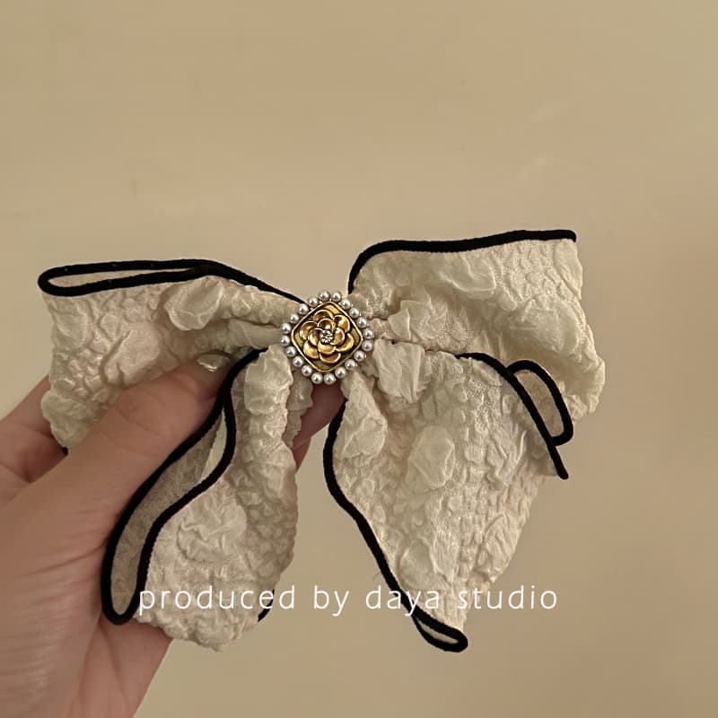 量産型/参戦服/推し活 お姫様風ヘアクリップ リボン