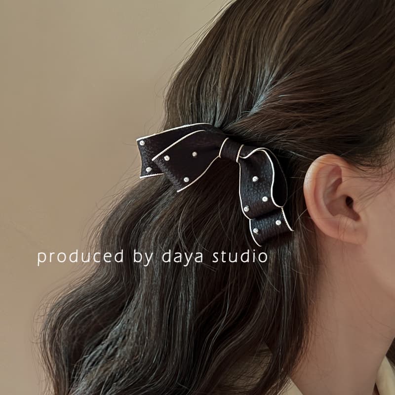 量産型/参戦服/推し活 リボンが特徴的なヘアクリップ